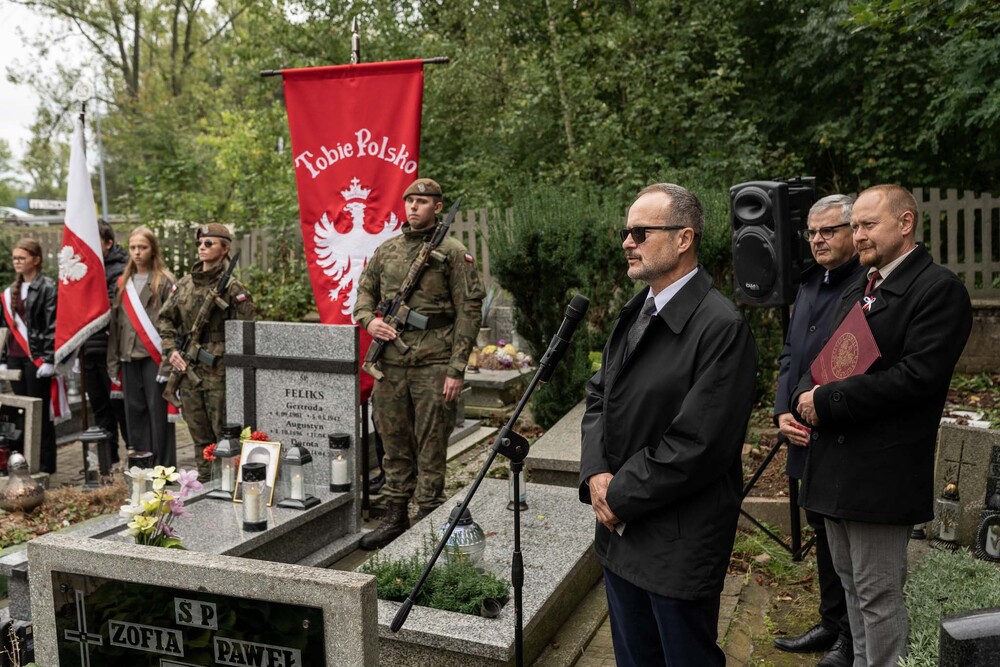 Uroczystość oznaczenia grobu powstańca śląskiego śp. Augustyna Feliksa znakiem pamięci „Tobie Polsko”. Fot.: IPN Krzysztof Łojko