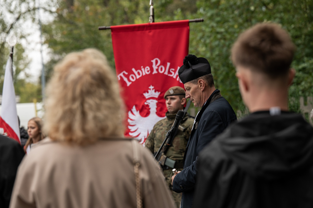 Uroczystość oznaczenia grobu powstańca śląskiego śp. Augustyna Feliksa znakiem pamięci „Tobie Polsko”. Fot.: IPN Krzysztof Łojko