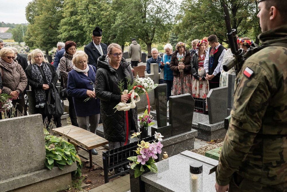 Uroczystość oznaczenia grobu powstańca śląskiego śp. Augustyna Feliksa znakiem pamięci „Tobie Polsko”. Fot.: IPN Krzysztof Łojko