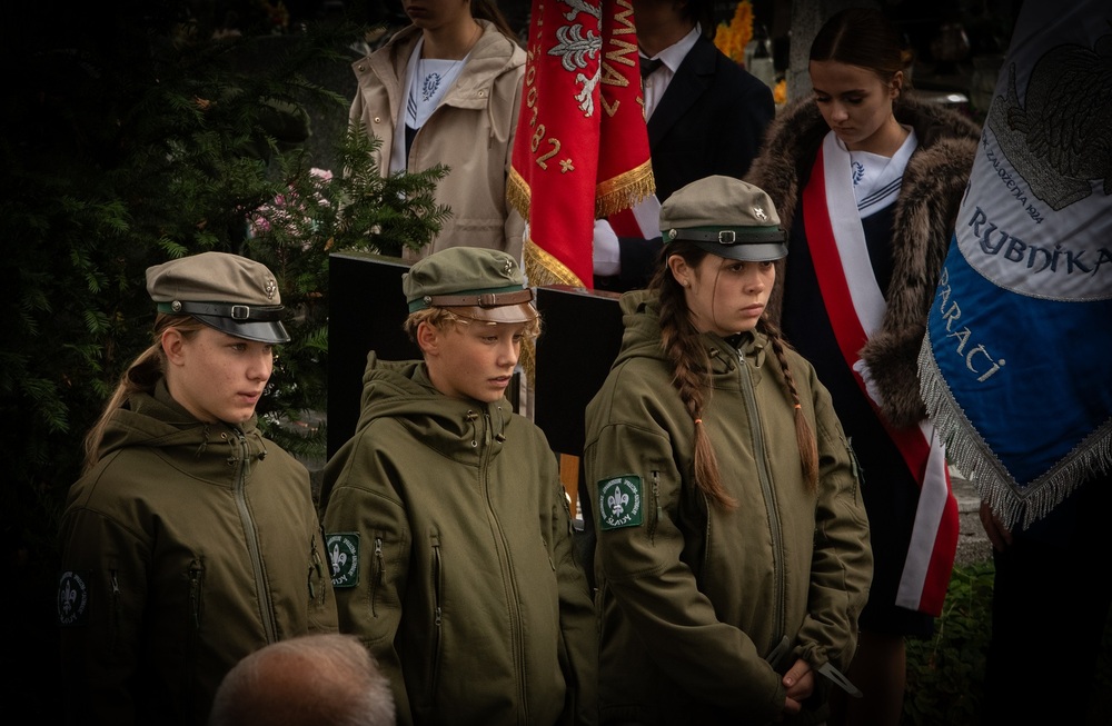 Uroczystość oznaczenia grobów powstańców śląskich znakiem pamięci „Tobie Polsko” w Rybniku. Fot. Krzysztof Liszka/IPN