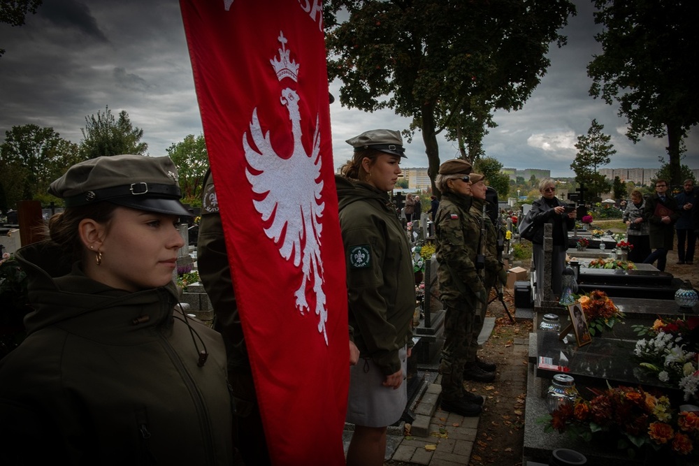 Uroczystość oznaczenia grobów powstańców śląskich znakiem pamięci „Tobie Polsko” w Rybniku. Fot. Krzysztof Liszka/IPN
