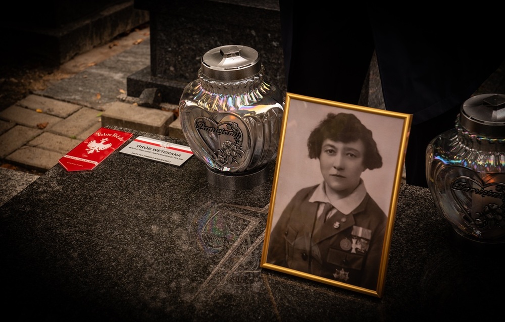 Uroczystość oznaczenia grobów powstańców śląskich znakiem pamięci „Tobie Polsko” w Rybniku. Fot. Krzysztof Liszka/IPN