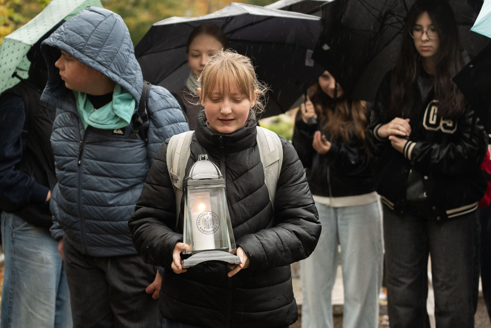 XVIII edycja akcji medialno-edukacyjnej „Zapal znicz w pamięci”. Fot.: IPN Krzysztof Łojko