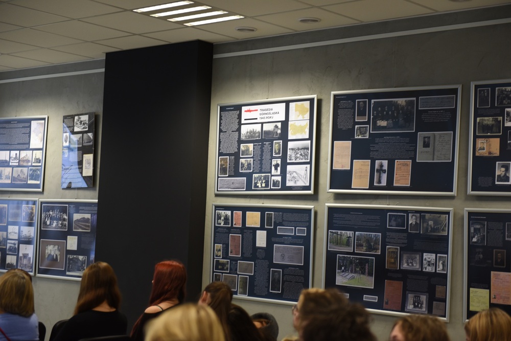 Prezentacja wystawy „Mieli wrócić za 14 dni” w Przystanku Historia IPN w Katowicach. Fot. Monika Kobylańska/IPN