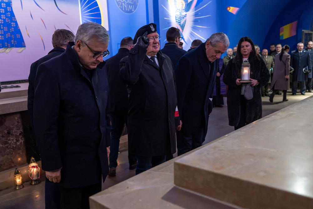 Pamiętamy o zmarłych. Fot.: IPN Krzysztof Łojko