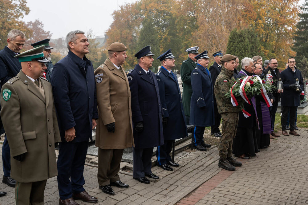 Pamiętamy o zmarłych. Fot.: IPN Krzysztof Łojko