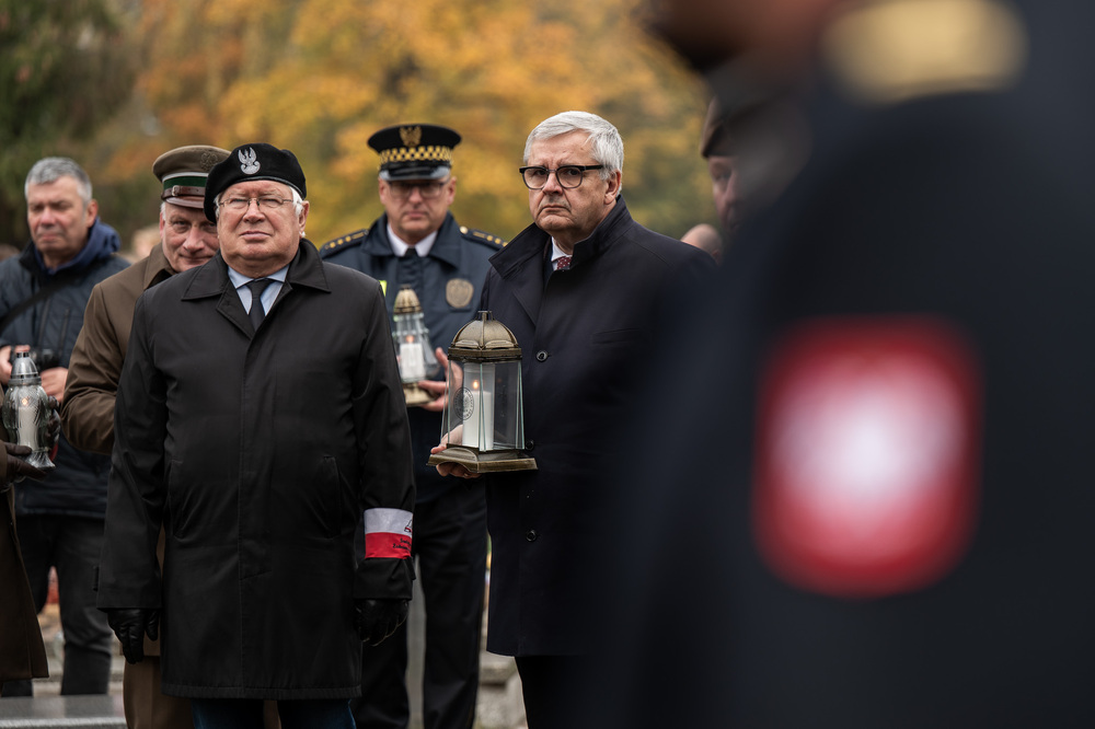Pamiętamy o zmarłych. Fot.: IPN Krzysztof Łojko