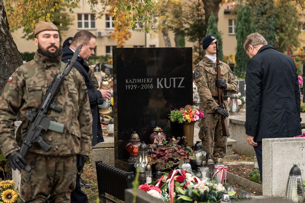 Pamiętamy o zmarłych. Fot.: IPN Krzysztof Łojko