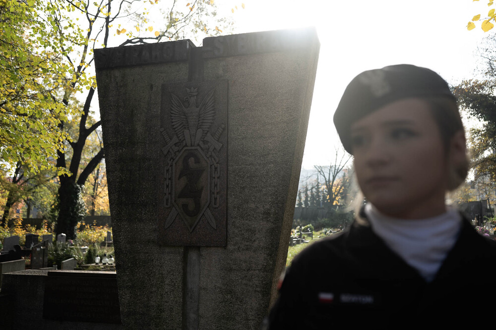 Pamiętamy o zmarłych. Fot.: IPN Krzysztof Łojko