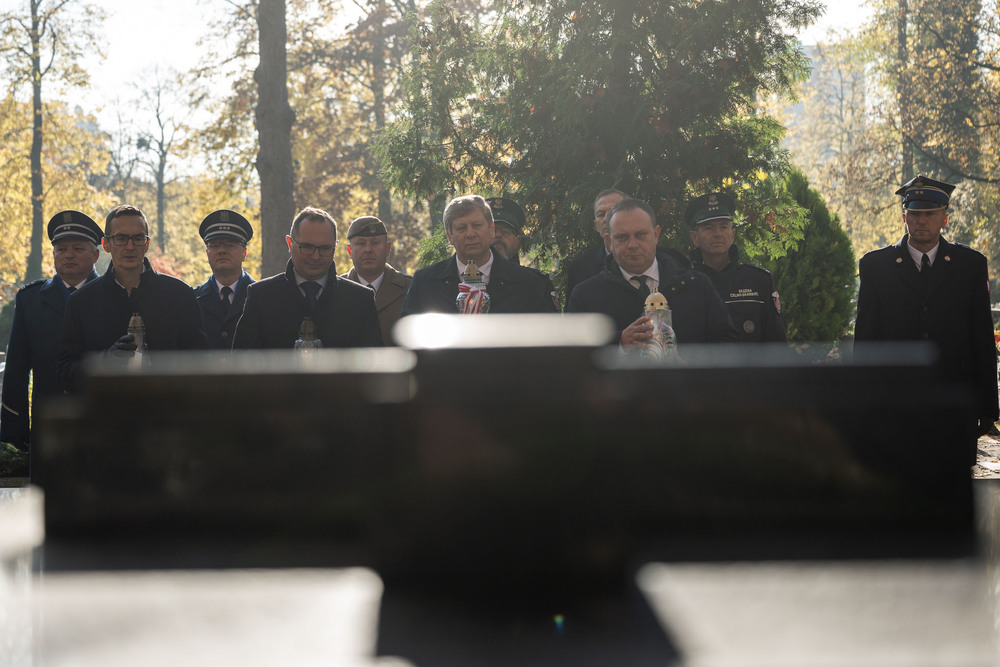 Pamiętamy o zmarłych. Fot.: IPN Krzysztof Łojko