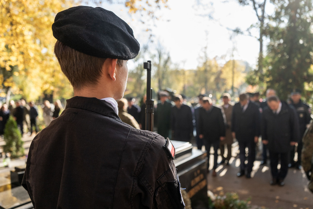 Pamiętamy o zmarłych. Fot.: IPN Krzysztof Łojko