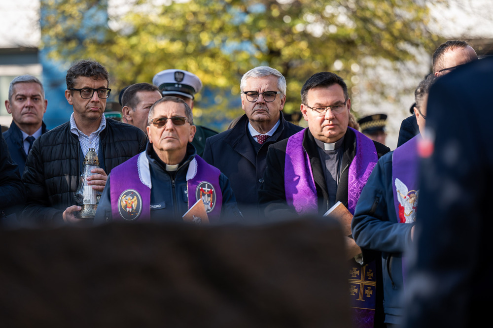 Pamiętamy o zmarłych. Fot.: IPN Krzysztof Łojko