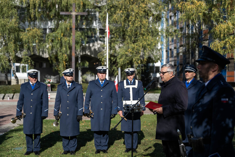 Pamiętamy o zmarłych. Fot.: IPN Krzysztof Łojko