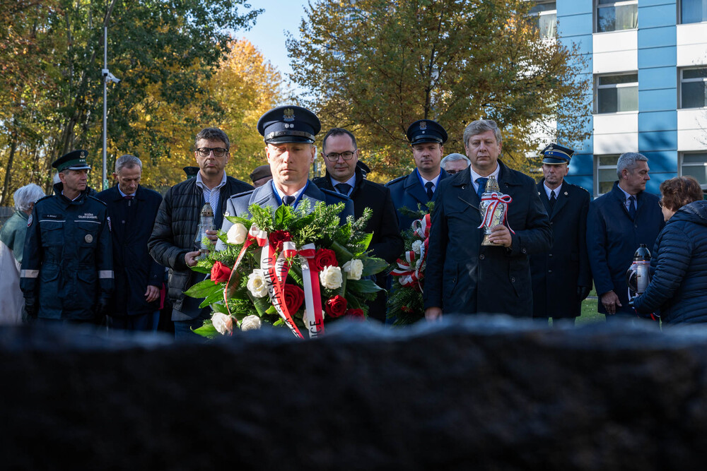 Pamiętamy o zmarłych. Fot.: IPN Krzysztof Łojko
