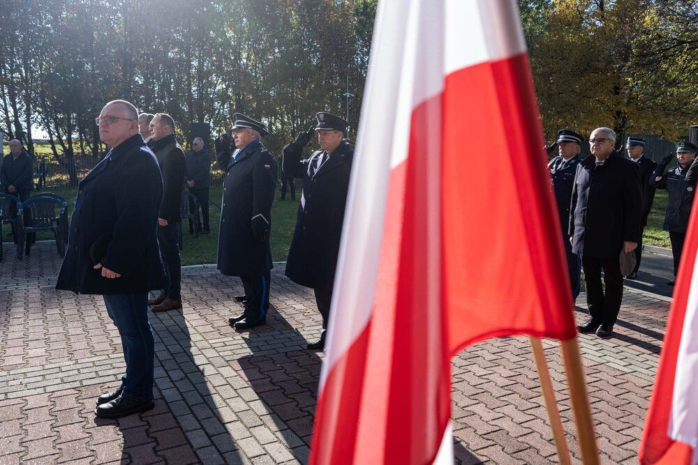 Pamiętamy o zmarłych. Fot.: IPN Krzysztof Łojko