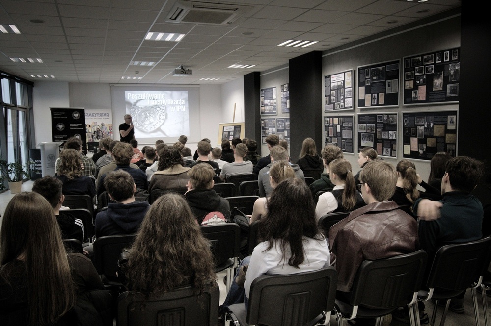 Inauguracja X edycji projektu edukacyjnego IPN „Łączka i inne miejsca poszukiwań” w Katowicach. Fot. Sylwia Dziurok/IPN