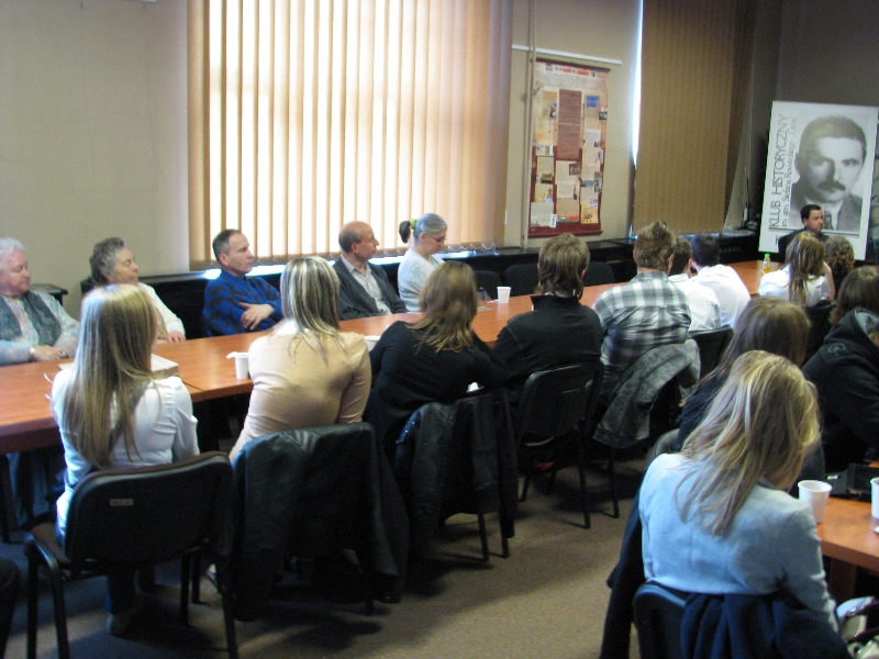 Uczestnicy spotkania Klubu Historycznego im. gen. Stefana Roweckiego „Grota