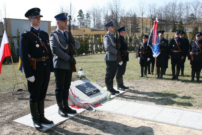 Odsłonięto pamiątkową tablicę ku czci funkcjonariuszy Policji Województwa Śląskiego zamordowanych przez NKWD wiosną 1940 r. w ZSRR