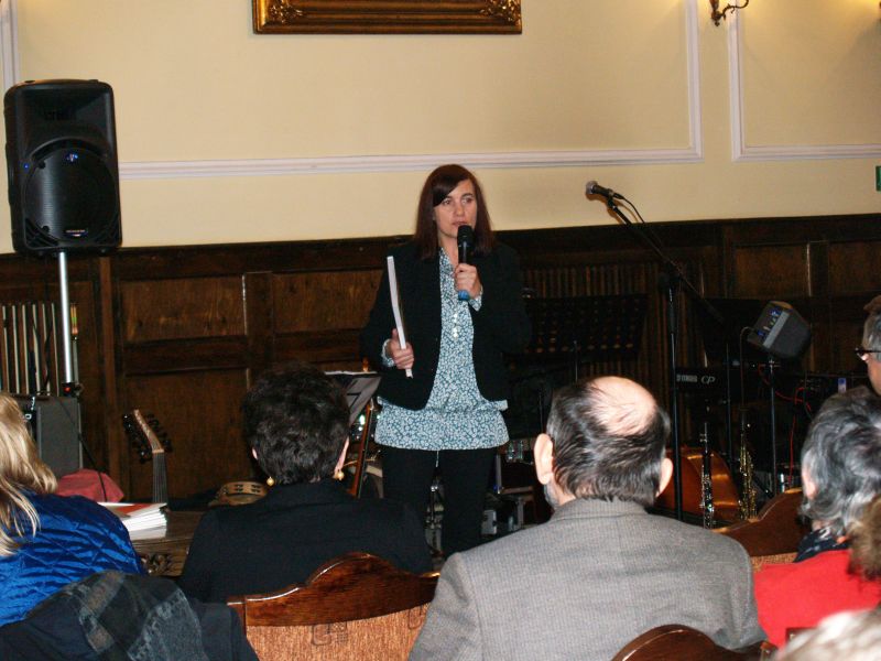 Dr Aleksandra Namysło podczas promocji albumu „Utracone nadzieje…