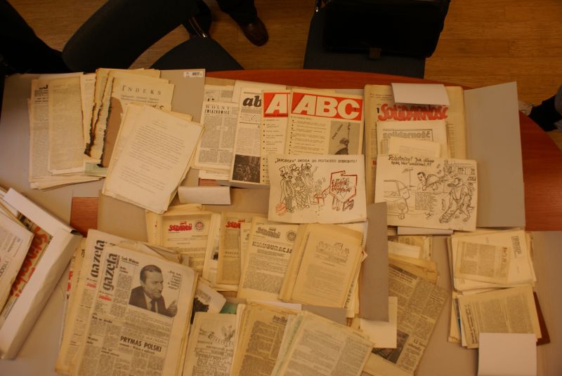 Pisma, ulotki, a także fałszywki SB przekazane do katowickiego IPN przez dr. Stanisława Lizera