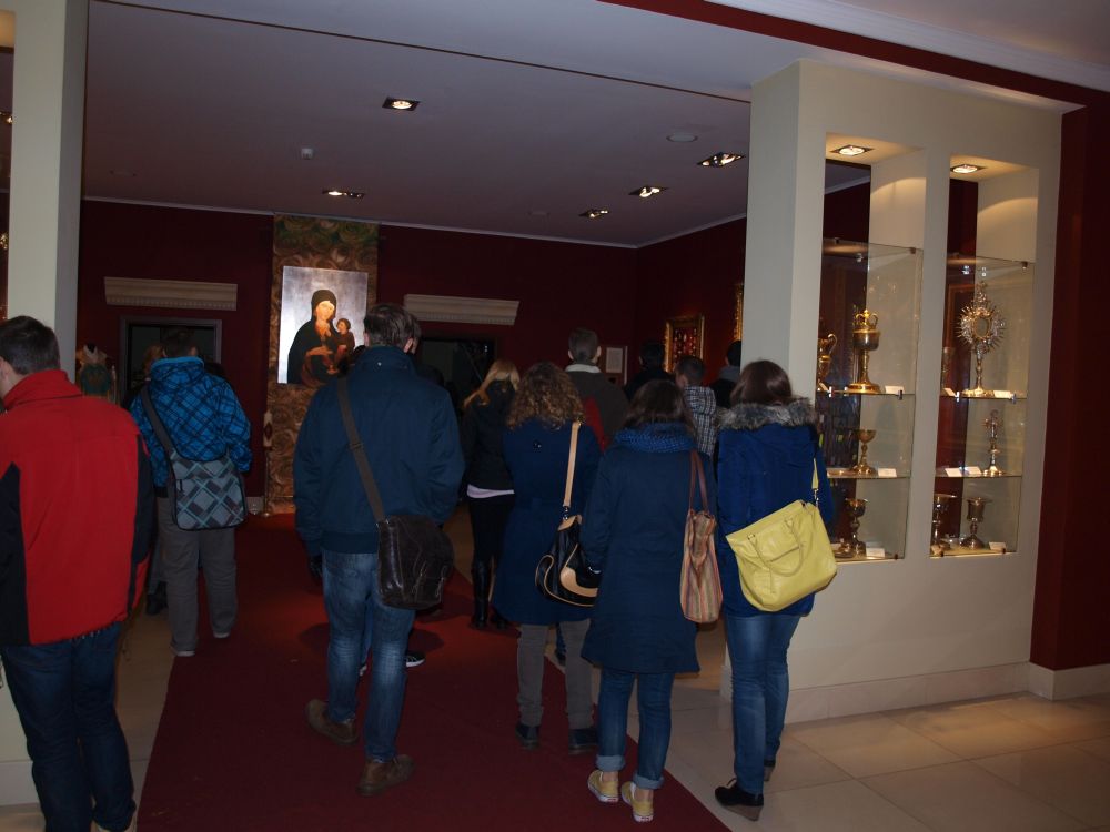 Zwiedzanie muzeum sanktuaryjnego w Piekarach Śląskich