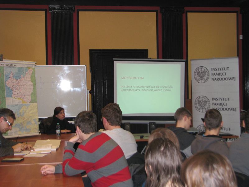 - Wykład dr. Aleksandry Namysło „Holokaust