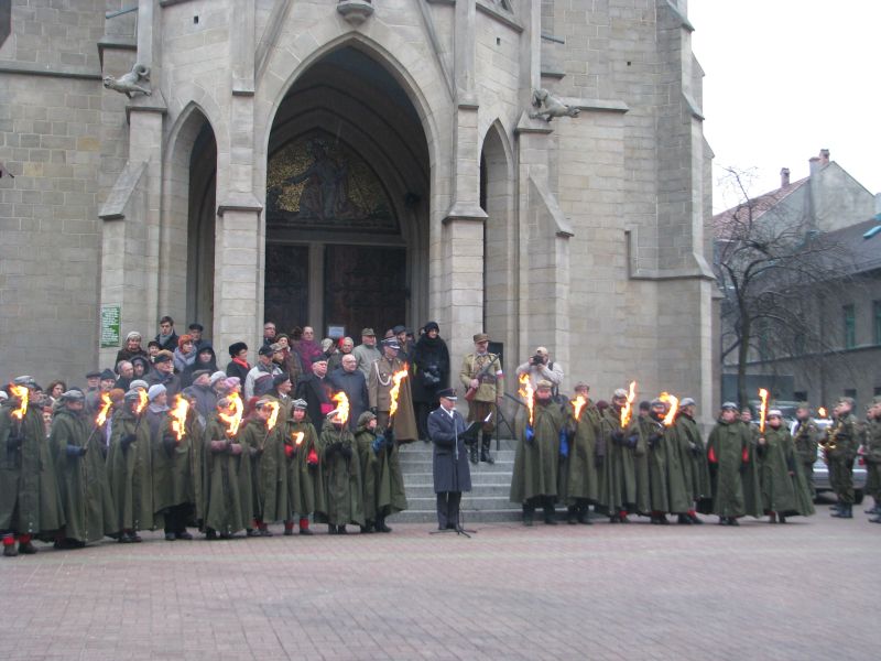 Apel Poległych przed kościołem Mariackim