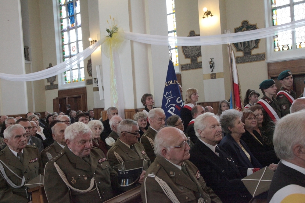 Wśród uczestników uroczystości było wielu przedstawicieli środowisk kombatanckich 