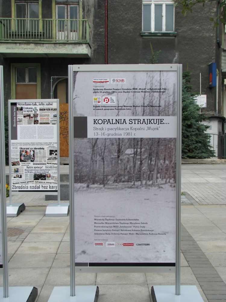 Otwarcie wystawy plenerowej „»Kopalnia strajkuje…« – strajk i pacyfikacja Kopalni »Wujek« 13–16 grudnia 1981 r.