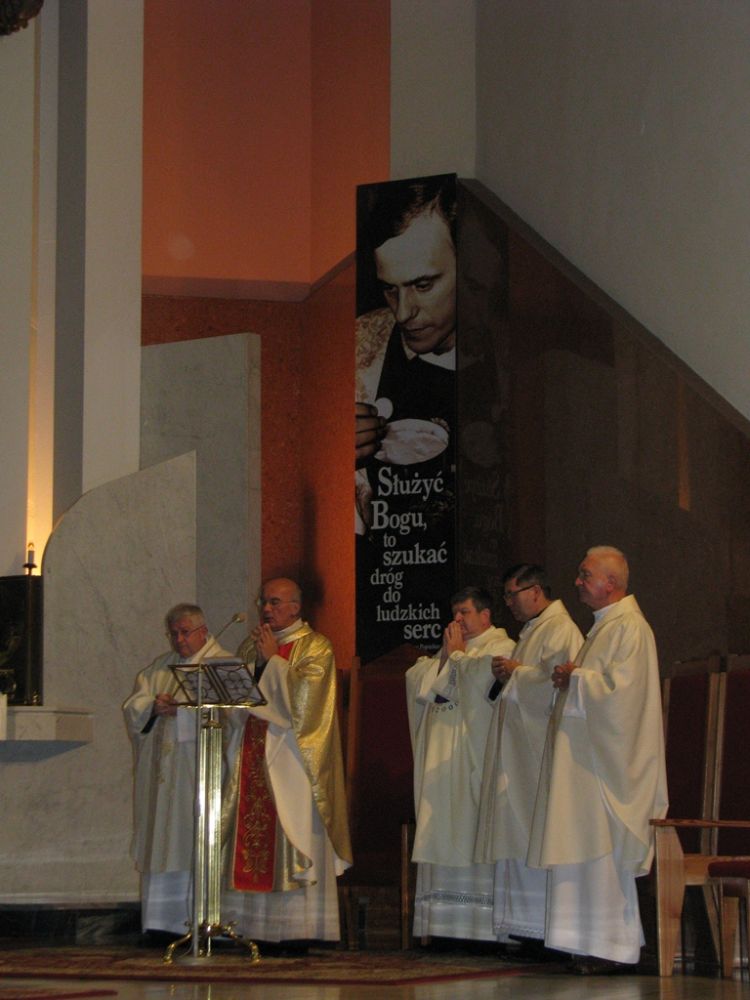 Msza święta w kościele pw. Podwyższenia Krzyża Świętego w Katowicach