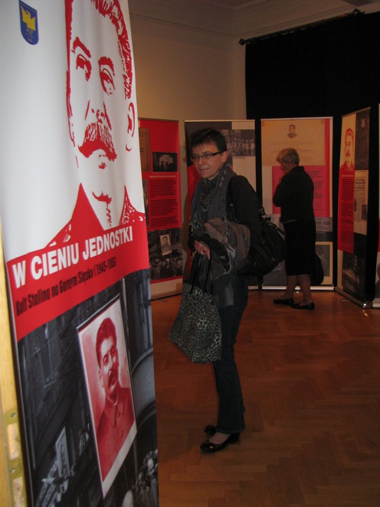 Prezentacja  wystawy „W cieniu jednostki. Kult Stalina na Górnym Śląsku