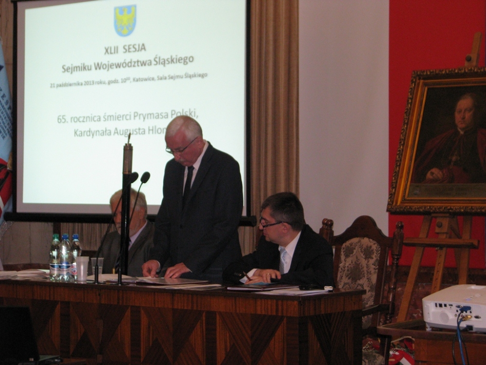 Uroczysta sesja Sejmiku Województwa Śląskiego upamiętniająca kardynała Augusta Hlonda, Prymasa Polski