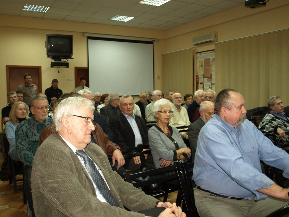 Uczestnicy bielskiego spotkania – pierwszy od lewej Andrzej Sikora, pierwszy dyrektor Oddziału IPN w Katowicach 