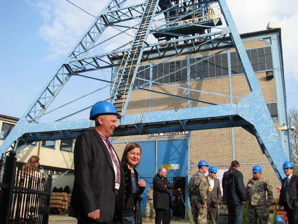 Przed zjazdem na poziom 320 w Kopalni Guido 