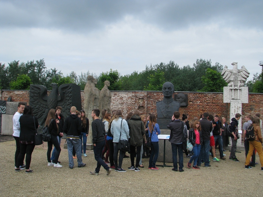 Uczniowie szkół województwa śląskiego zwiedzają ekspozycję stałą Muzeum PRL