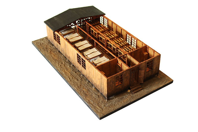 Makieta baraku mieszkalnego więźniów niemieckiego podobozu Neu-Dachs. W tych samych barakach do 1949 roku mieszkali więźniowie Centralnego Obozu Pracy.