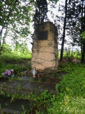 Obelisk upamiętniający więźniów podobozu „Kobier” KL Auschwitz w Kobiórze.