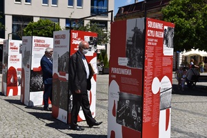 Otwarcie wystawy „TU rodziła się »Solidarność«” w  Tarnowskich Górach. Fot. M. Kobylańska