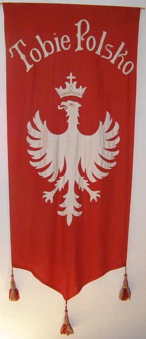 Sztandar powstańczy „Tobie Polsko” znajduje się w zbiorach Muzeum Czynu Powstańczego w Górze Św. Anny.