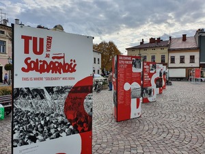 Prezentacja wystawy „Tu rodziła się Solidarność“ w Skoczowie. Fot. K. Liszka.