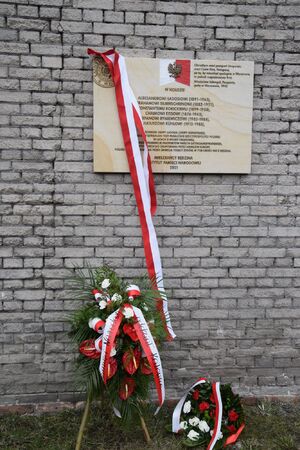 Odsłonięcie tablicy upamiętniającej Grupę Ładosia (Grupę Berneńską) w Będzinie.
