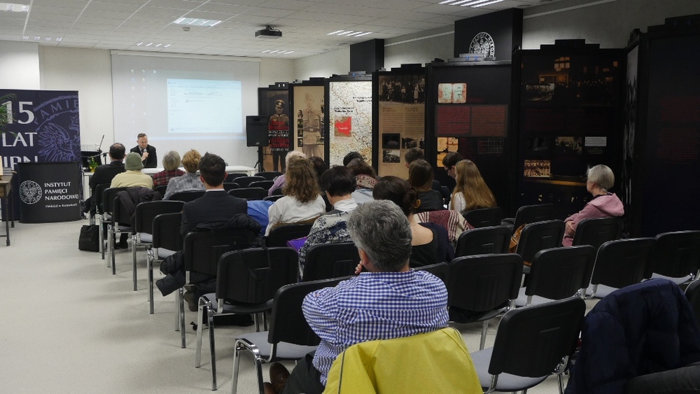 Wykład dr. Konrada Rokickiego „Literaci w PRL”  