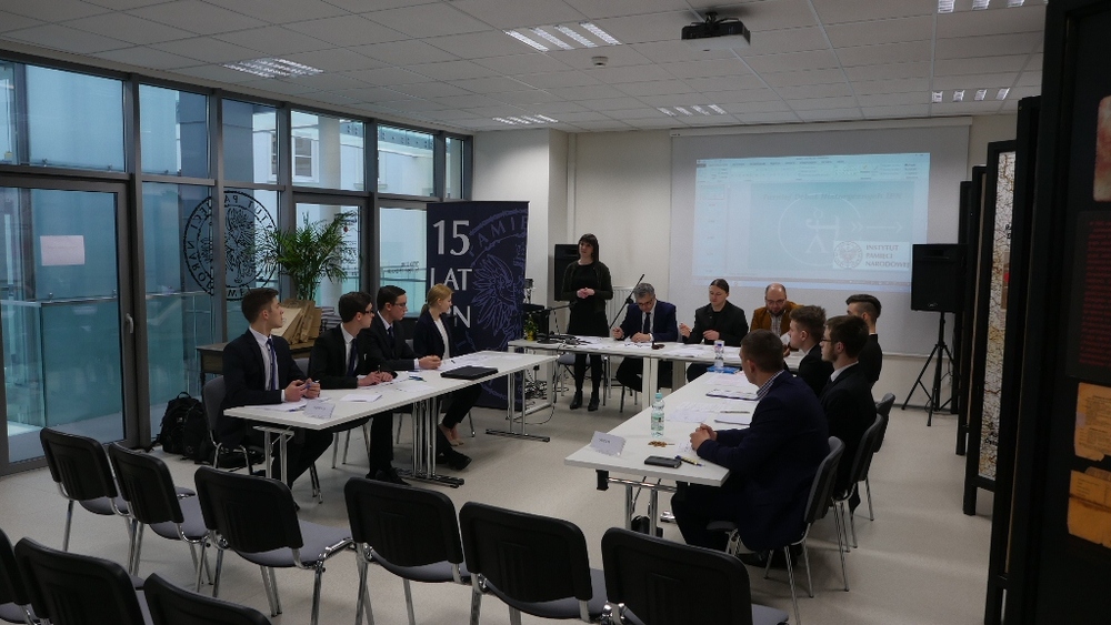 2.	 Półfinał ZS nr 1 z Lublińca i ZSO nr 15 z Sosnowca 