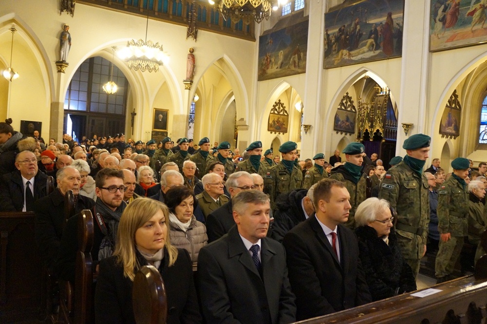 W obchodach wzięli udział przedstawiciele: Sejmu RP, władz wojewódzkich, samorządowych, kombatanci oraz uczniowie szkół średnich województwa śląskiego.  