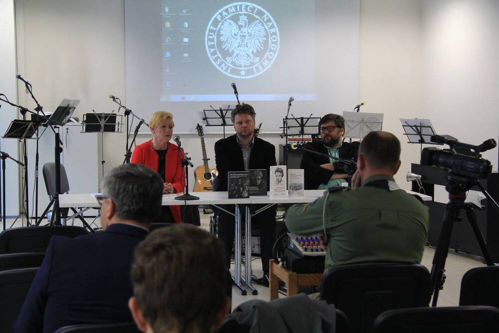 Panel dyskusyjny „Deportacje 1945 - Pamiętamy” z udziałem dr Korneli Banaś, dr. Dariusza Węgrzyna i Sebastiana Rosenbauma.