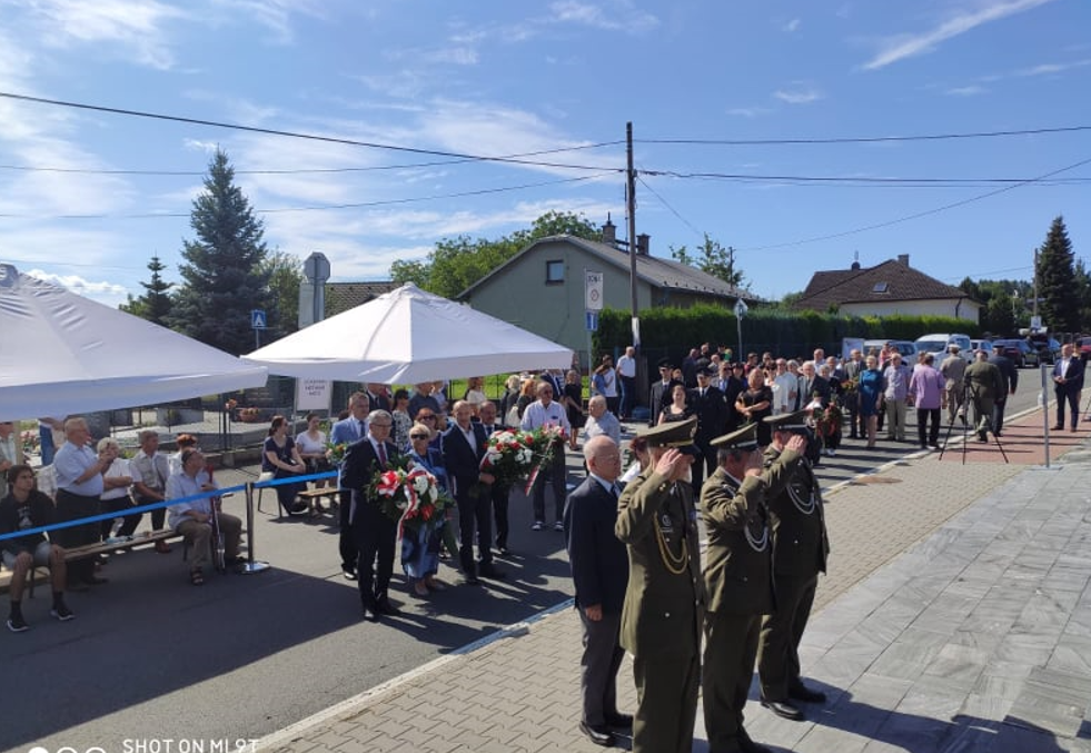 7 sierpnia 2021 r. przed pomnikiem Tragedii Żywocickiej odbyło się upamiętnienie 77. rocznicy egzekucji 36 mieszkańców Żywocic i sąsiednich wiosek przez okupantów niemieckich.
