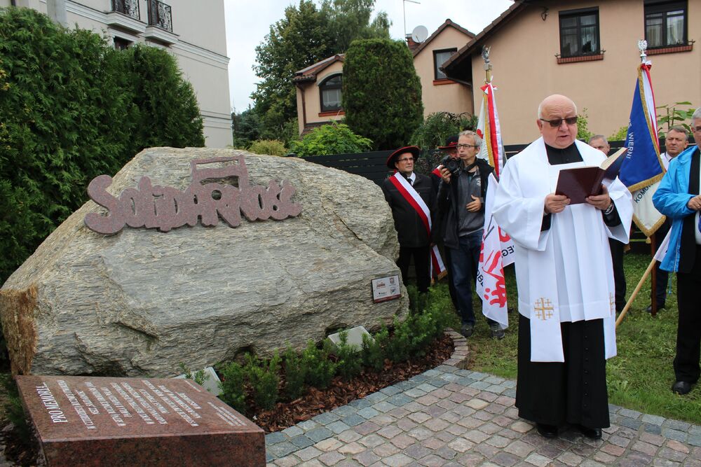 Pomnik „Solidarności” na 41. rocznicę Sierpnia – Skoczów, 30 sierpnia 2021 Fot. Artur Kasprzykowski