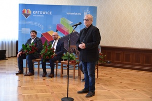 Grzegorz Płonka, Tomasz Kurpierz, Marcin Marten zostali tegorocznymi laureatami nagrody prezydenta Katowic w dziedzinie kultury. Fot. M. Kobylańska