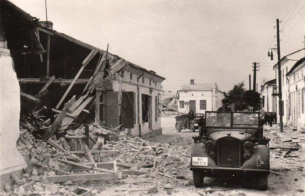Oddziały niemieckiej 4 Dywizji Pancernej w Krzepicach, 1 września 1939 roku. Zdjęcie ze zbiorów Adama Kurusa