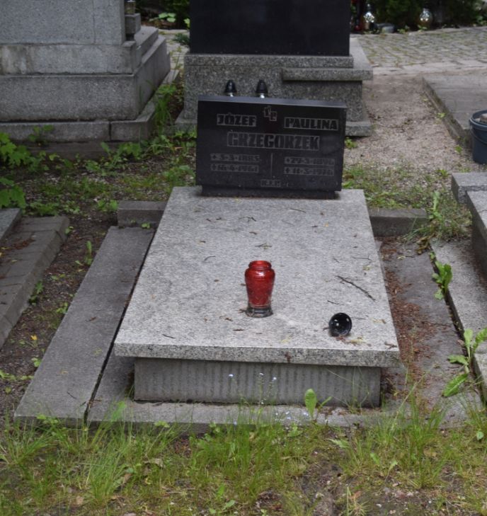 Grób Józefa Grzegorzka przed remontem.